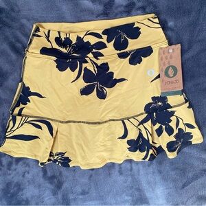Dona Jo Women’s Floral Yellow Athetic  Skirt Size 1.